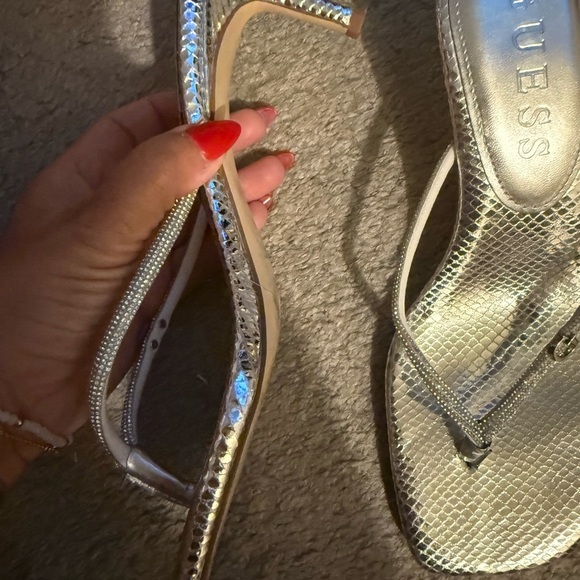 Guess Metallic Silver Snake Print Flip Flops - Picture 2 of 4